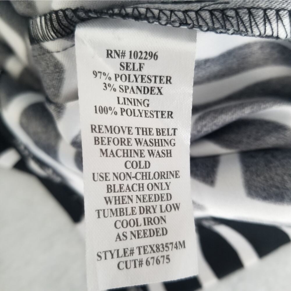 ❤️2/$12 Connected Apparel Women's Dress Black White Geometric Print Size 12 - Picture 5 of 9